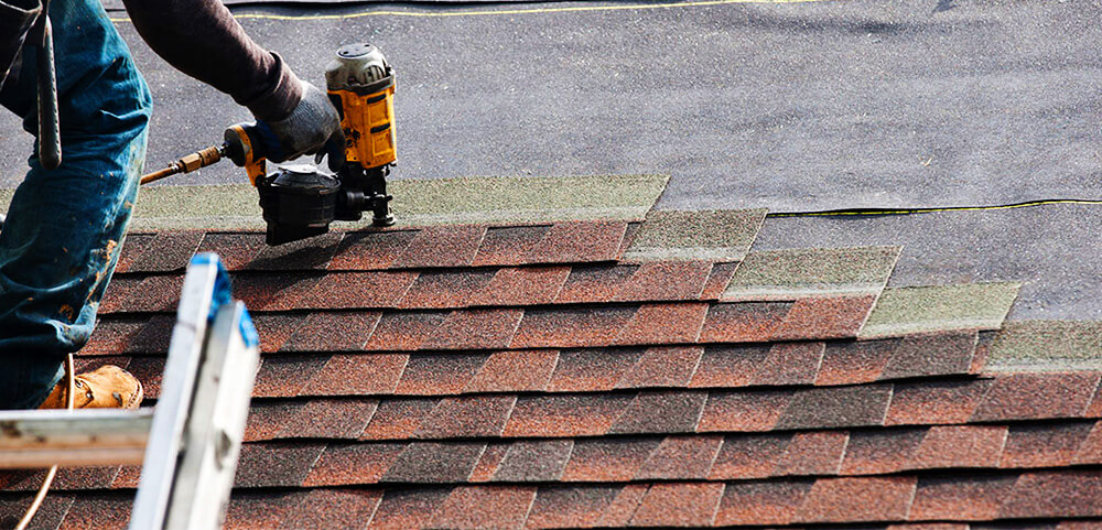 Roof Repair – When Should You Call a Roofing Contractor?