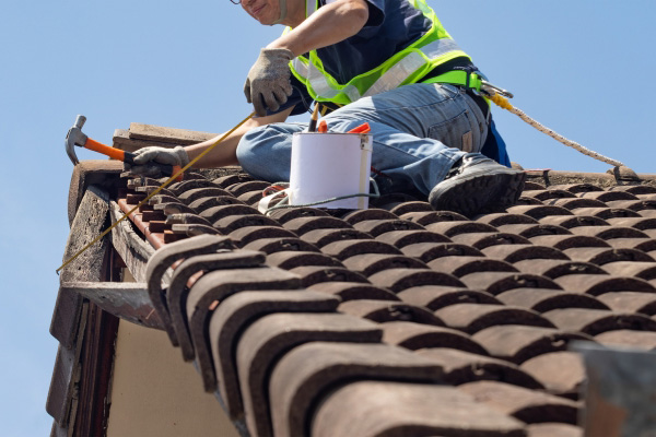 How Bay Area Climate Shapes Your Roofing Choices