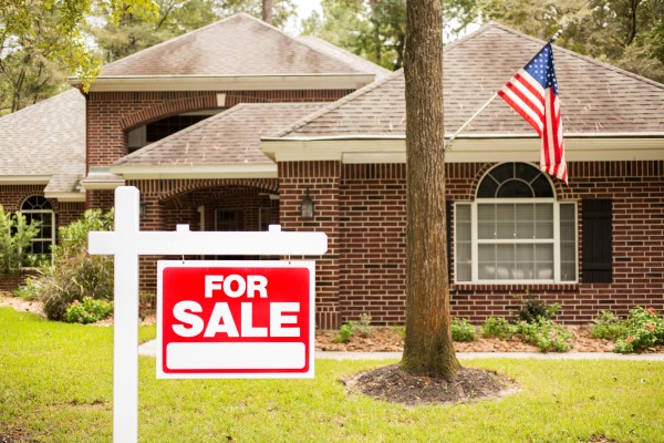 How a New Roof Boosts Your Home’s Appraisal